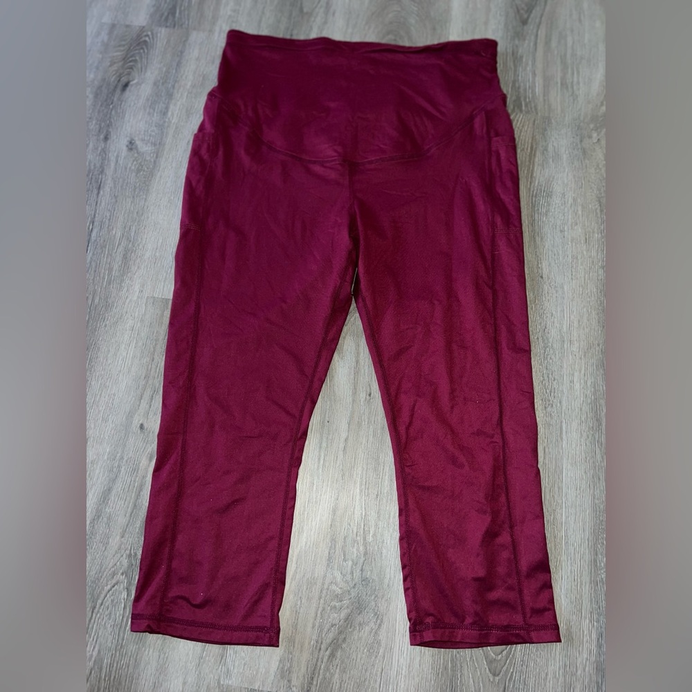 Quinee - Burgundy Maternity Crop Leggings